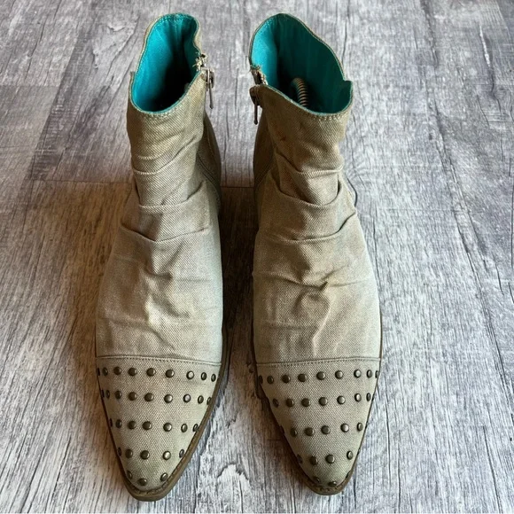Blowfish Malibu Beige Canvas Studded Zip Bootie Size 9 - Picture 1 of 13